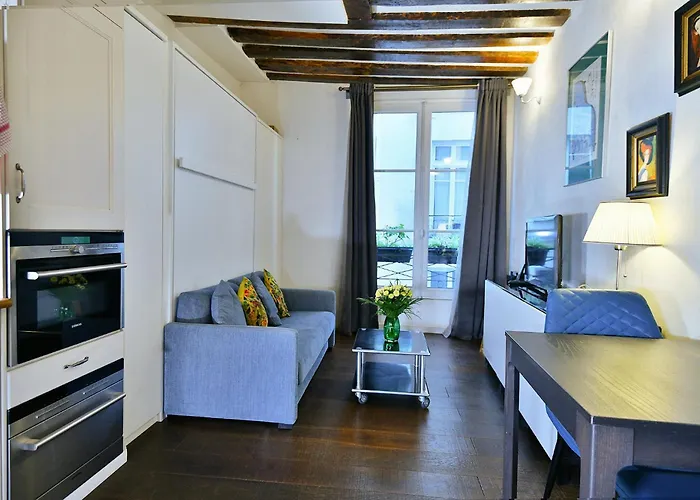 Romantic Studio In Center Of Paris